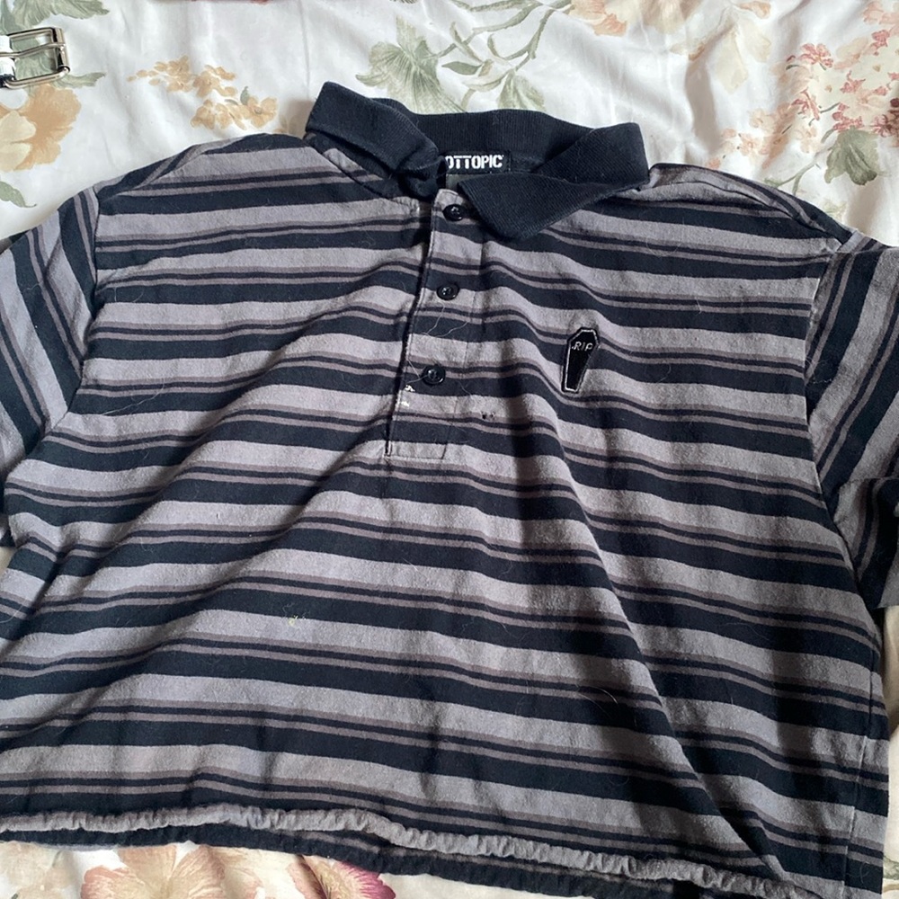 Striped Black Hottopic gravestone crop top